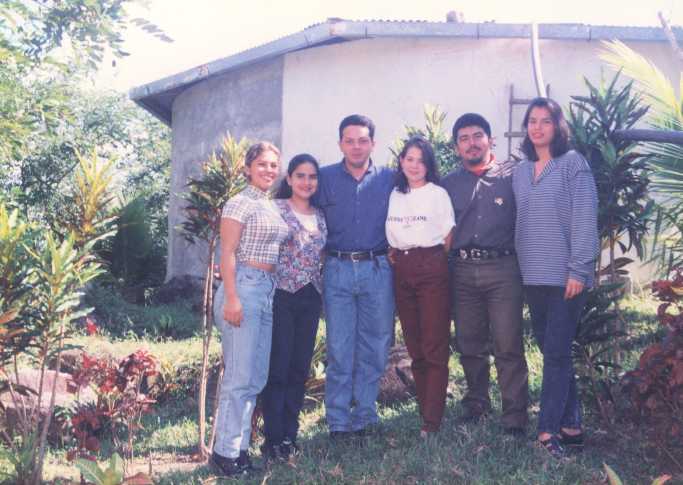 Pea y amigos.jpg (44478 bytes)